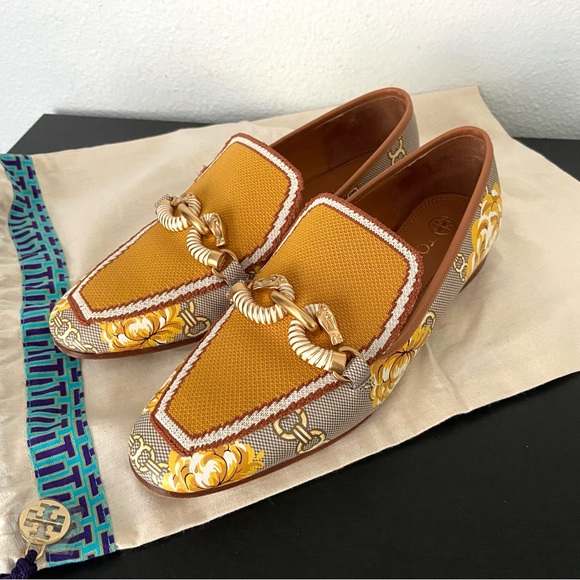 “WORN ONCE” TORY BURCH Jessa Logo Slip On Loafers